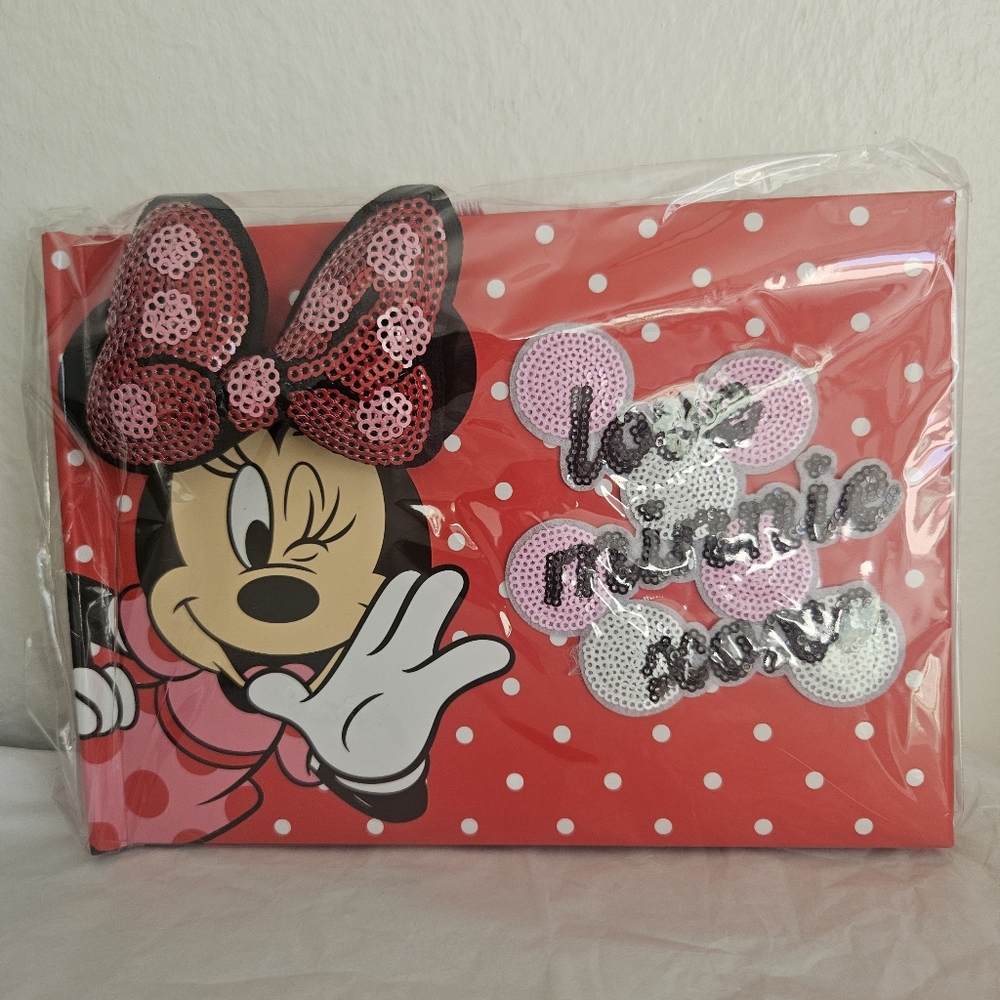 Disney Parks Autographs Love Minnie Mouse XOXO Book